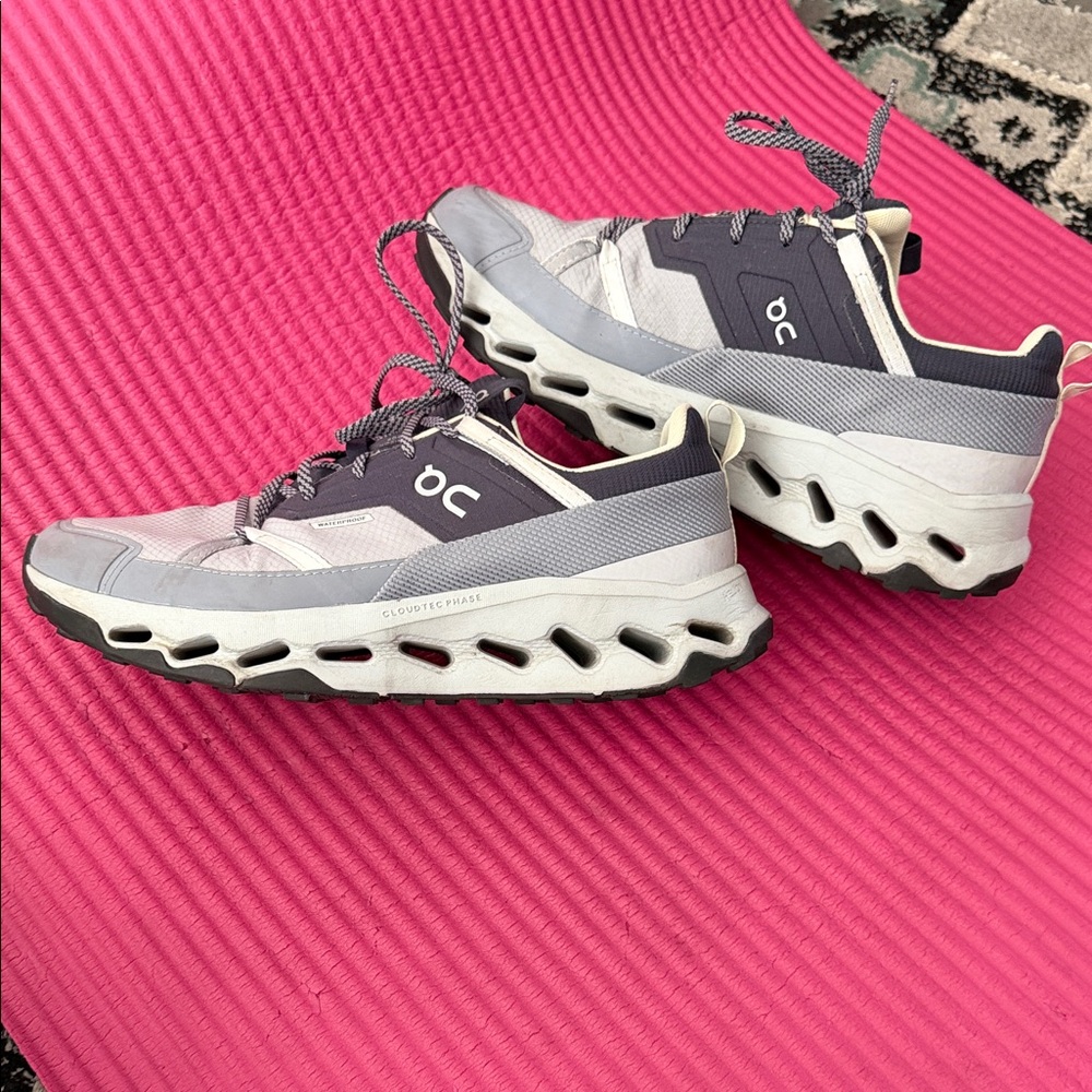 On Running Light Purple/Purple and Grey Trail Shoes - Picture 5 of 6